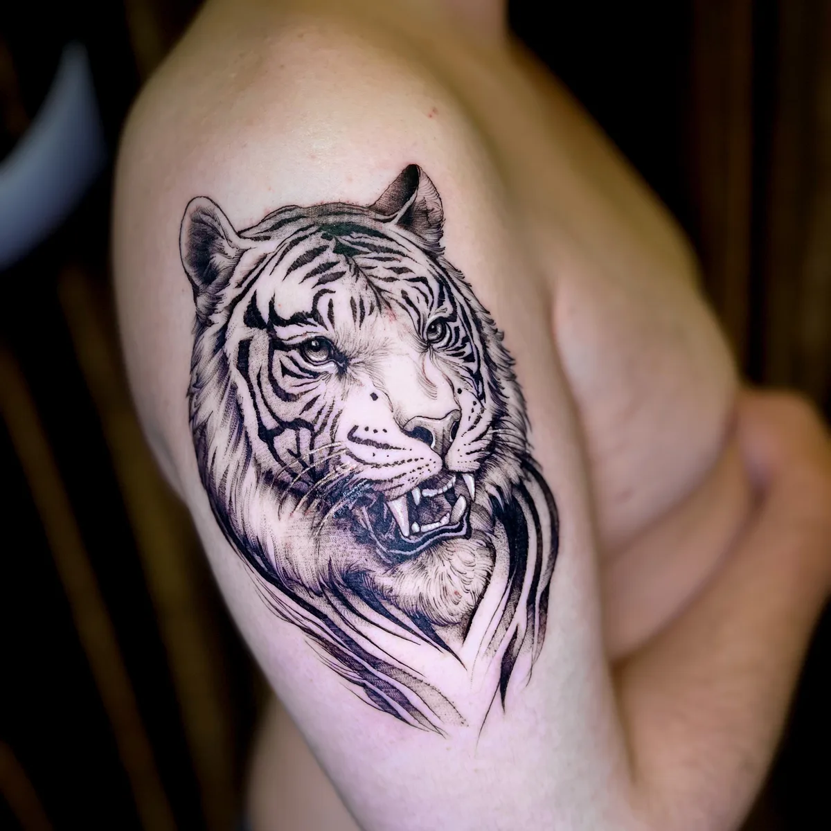 Blackwork tattoo Bangkok, Yawan Tattoo Studio